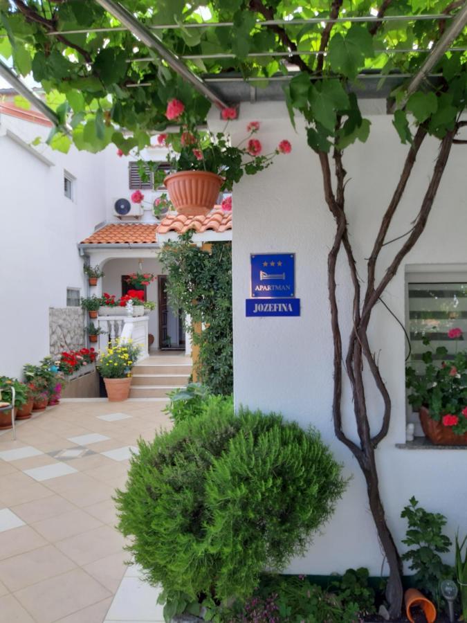 Apartmani Jozefina Omišalj Exterior foto