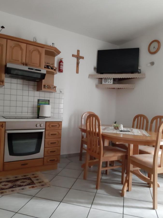 Apartmani Jozefina Omišalj Zimmer foto