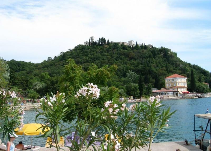 Apartmani Jozefina Omišalj Exterior foto