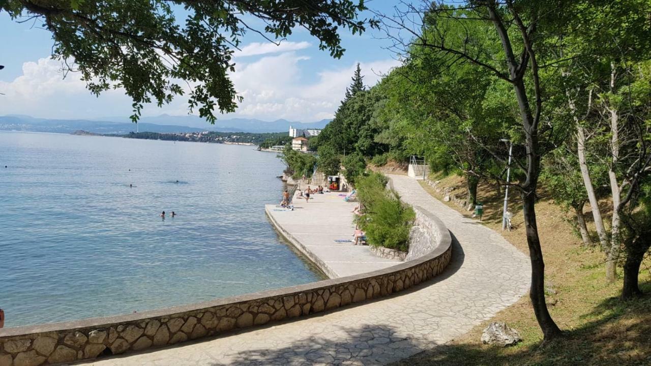 Apartmani Jozefina Omišalj Exterior foto